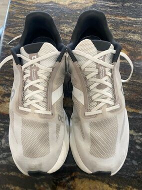 On Running Men's Cloud Athletic Shoes - Light Gray & White